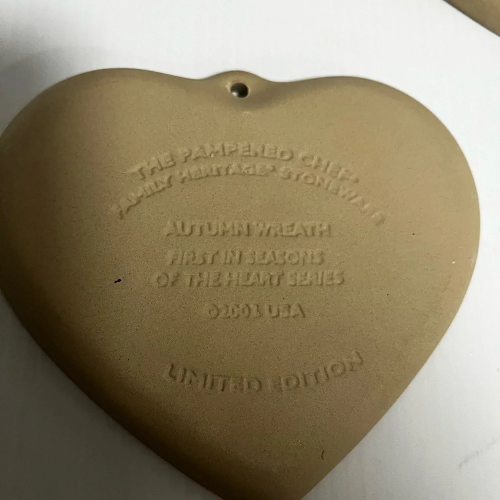 The Pampered Chef Heart-Shaped Stoneware Set - Tan